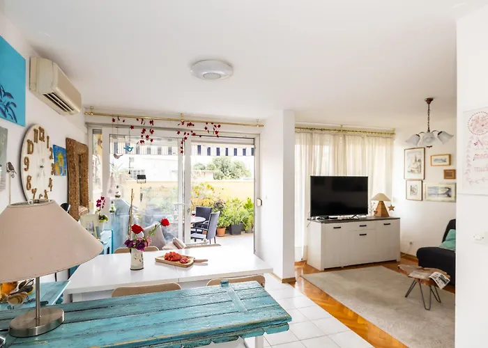 Seaside Two-floor Heaven Split