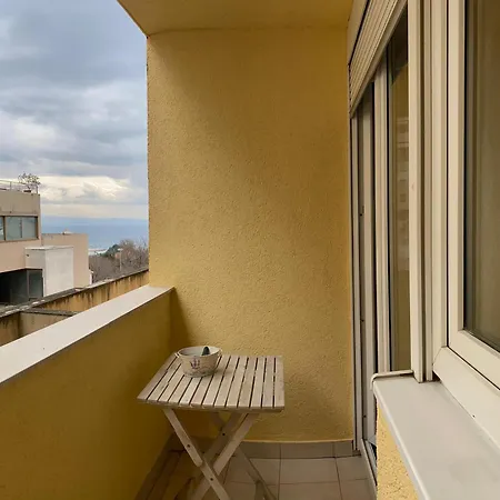 Seaside Two-floor Heaven * Split