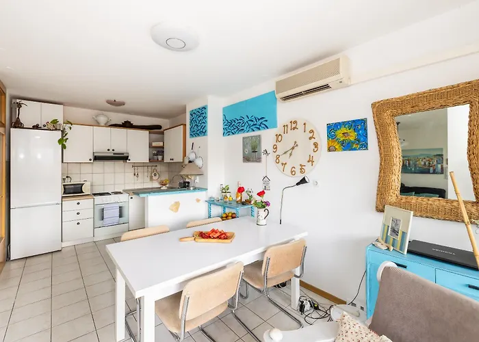 Seaside Two-floor Heaven *